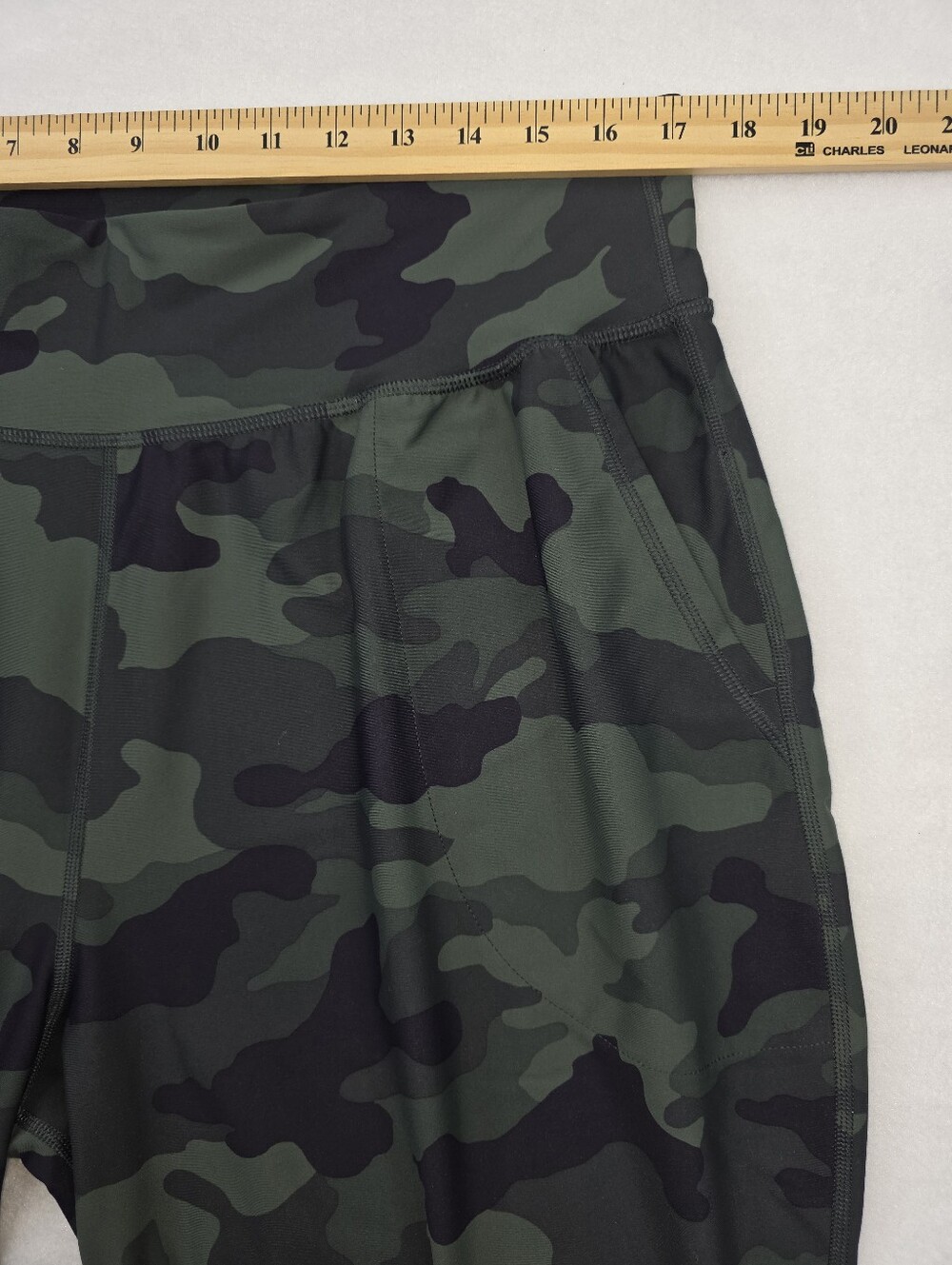 Old Navy Active Women's High Rise Powersoft Cargo Joggers Camo Green XL B-3882 - Picture 7 of 11